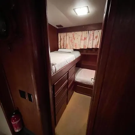 Yacht Our Alissa Botel