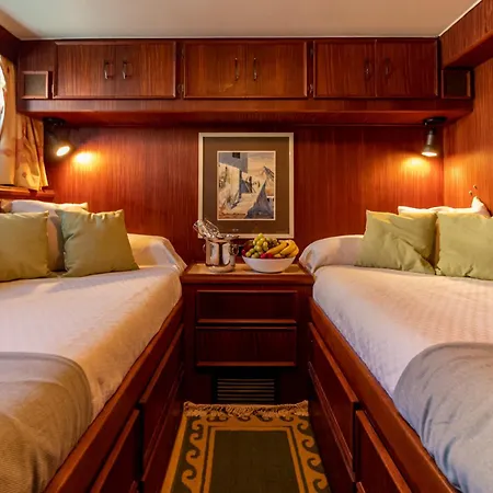 Yacht Our Alissa Botel Valência