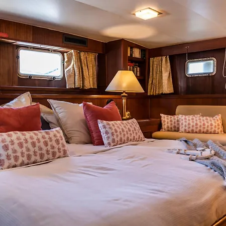 Πλωτό κατάλυμα Yacht Our Alissa *