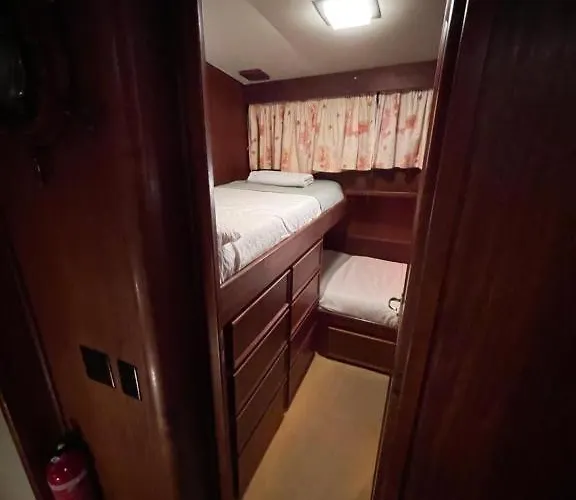 Yacht Our Alissa Botel