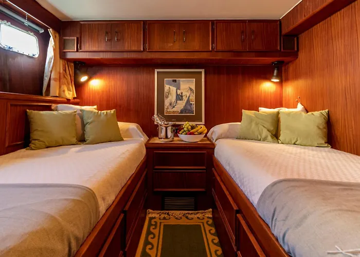 Yacht Our Alissa Botel Valencia